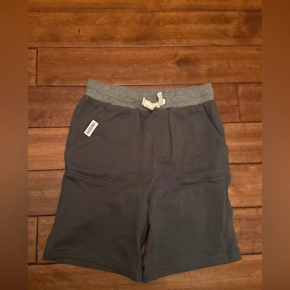 NWOT Carters Boy  Gray‎ pull on Shorts Size 6
